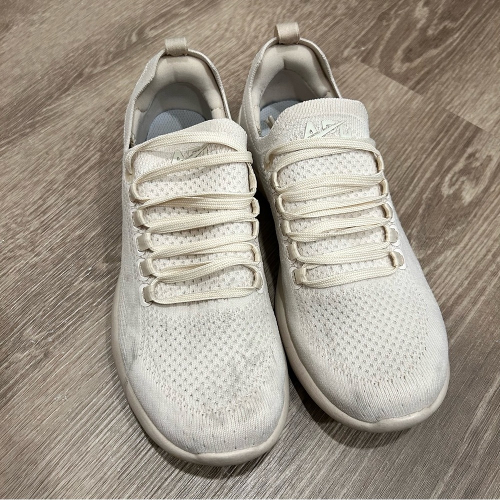 APL Techloom Breeze in Beach